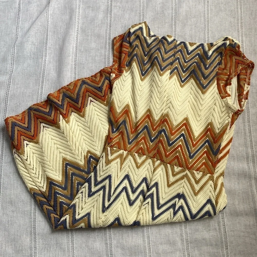 Sharagano crochet NWOT shortsleeved dress in earth tones. - Picture 13 of 17